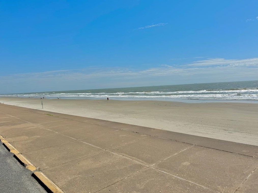 3511 Dominique Dr, Galveston TX 77551-1610 exterior