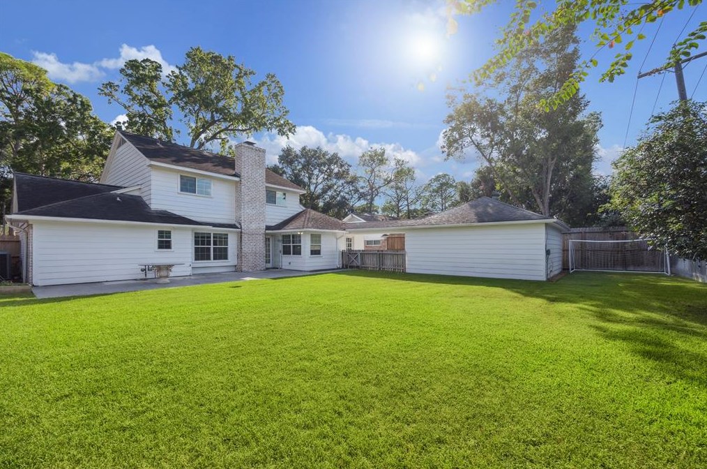 10810 Chevy Chase Dr, Houston TX  77042-2603 exterior