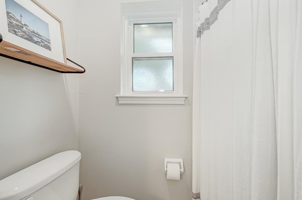 5718 Weeping Willow, Houston TX  77092-3339 exterior