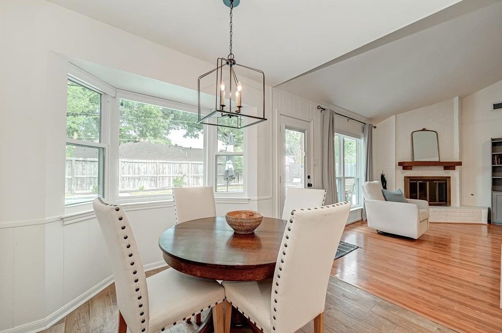 5718 Weeping Willow, Houston TX  77092-3339 exterior