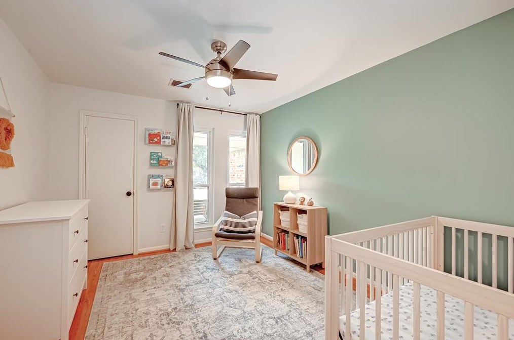 5718 Weeping Willow, Houston TX  77092-3339 exterior