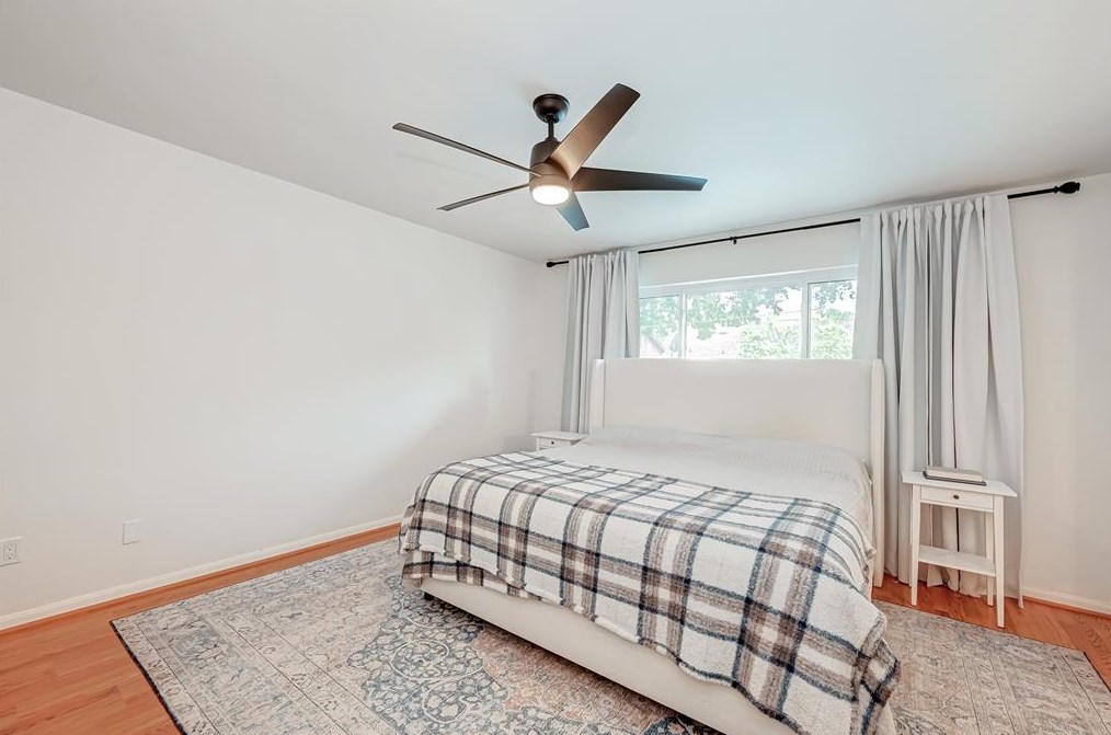 5718 Weeping Willow, Houston TX  77092-3339 exterior