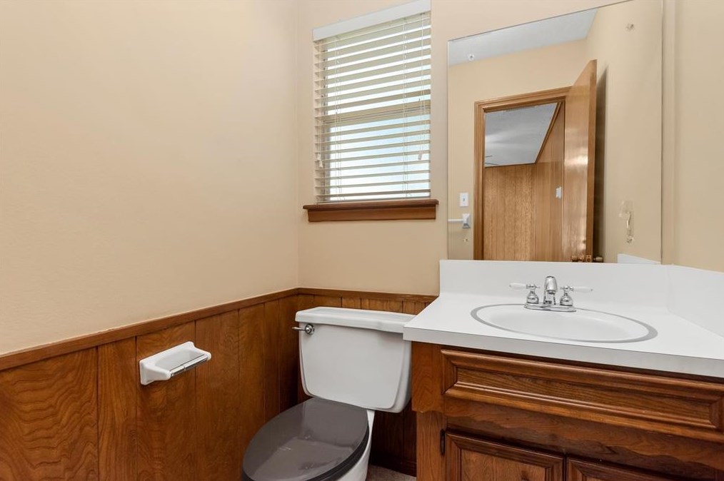5514 Spanish Oak Dr, Houston TX  77066-2442 exterior