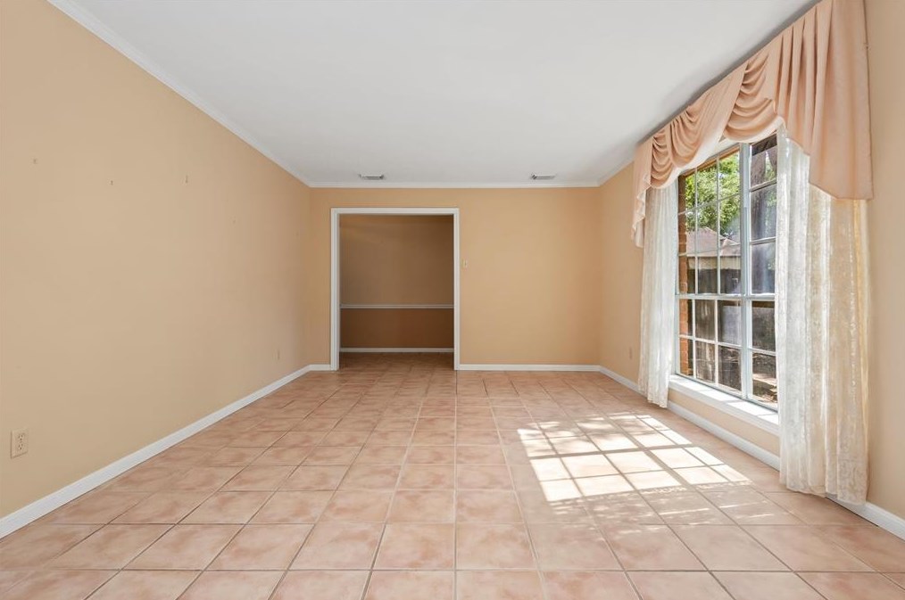 5514 Spanish Oak Dr, Houston TX  77066-2442 exterior