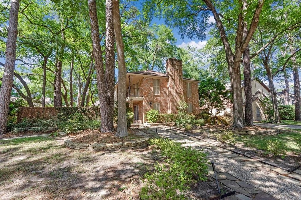 5514 Spanish Oak Dr, Houston TX  77066-2442 exterior