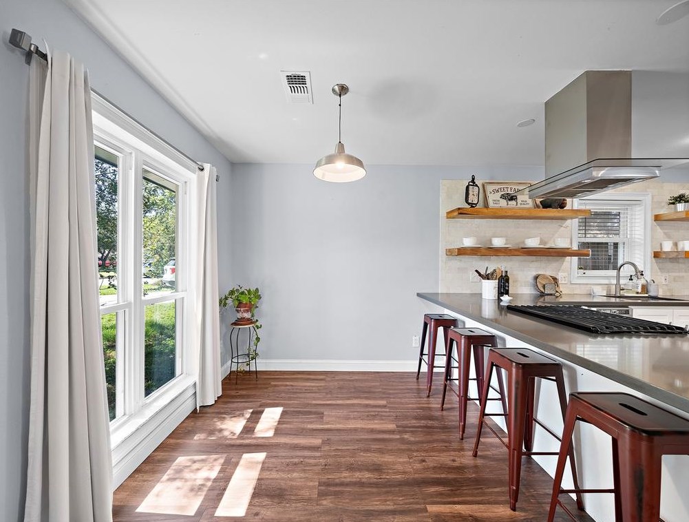 9210 Kempwood Dr, Houston TX  77080-2917 exterior