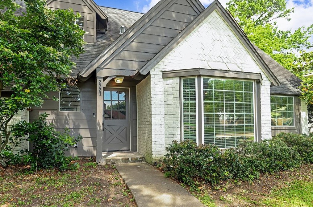 2723 Triway Ln, Houston TX  77043-1831 exterior