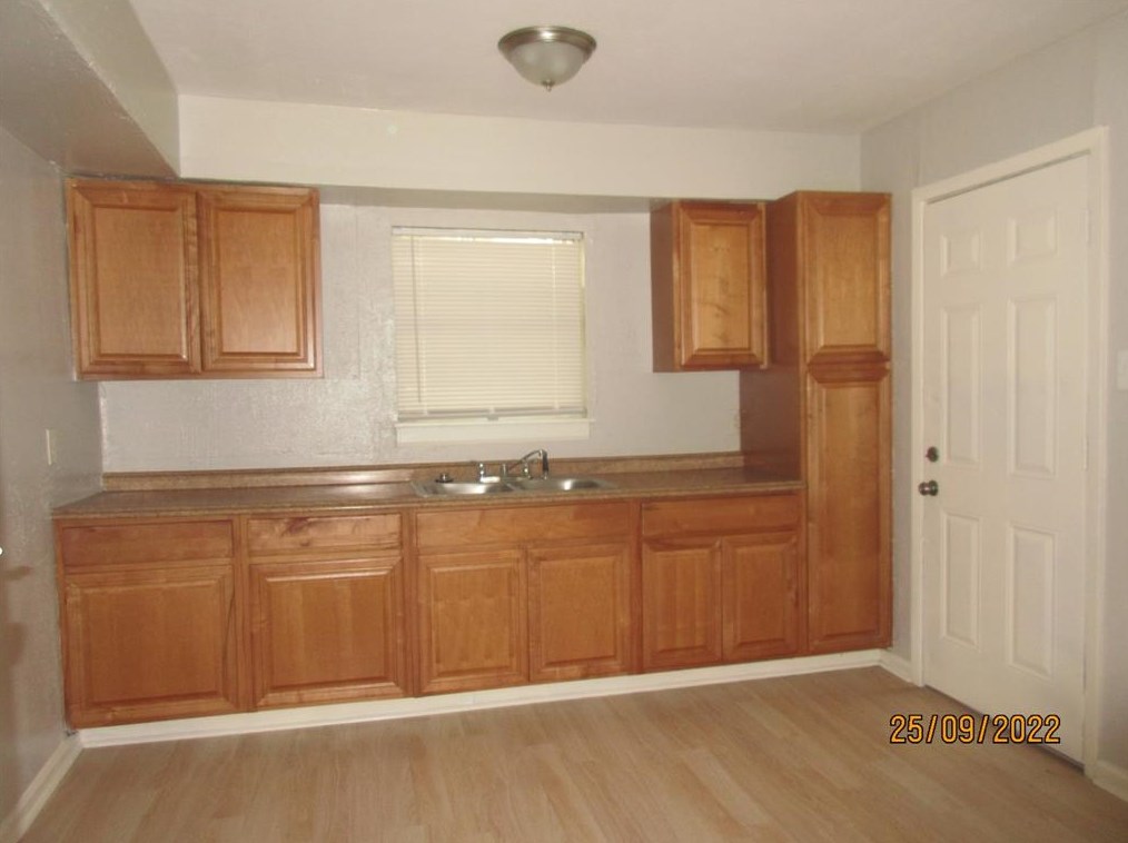 7518 Lockwood Dr, Houston TX  77016-6420 exterior