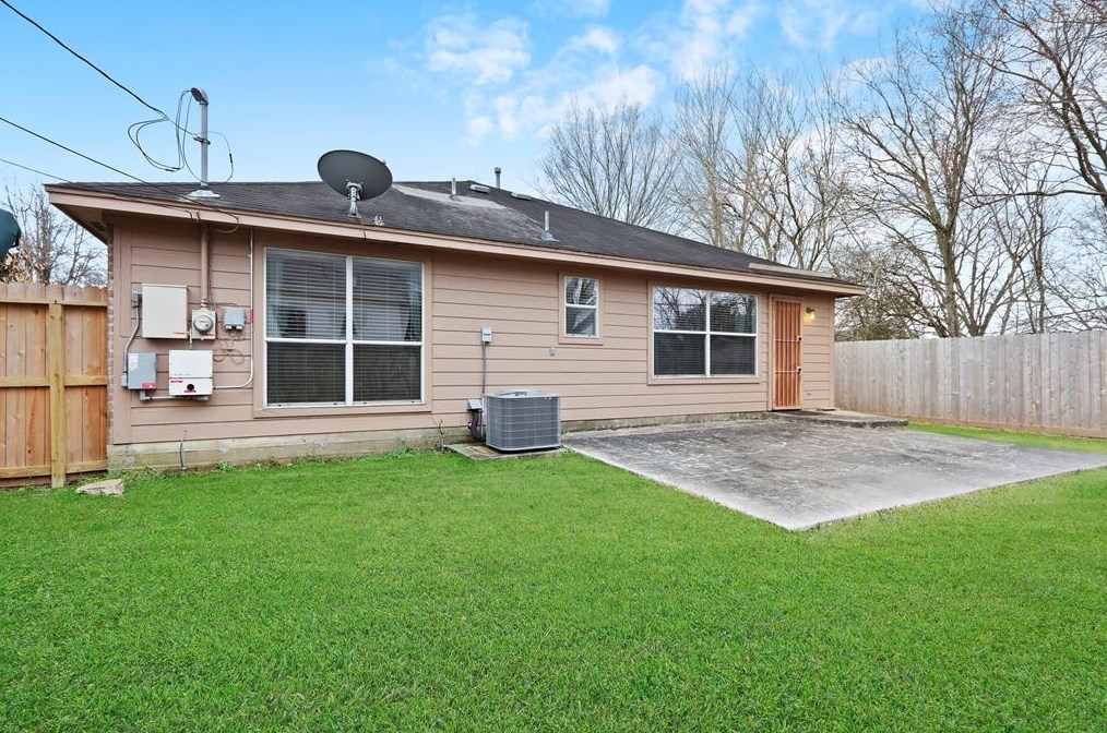 4929 Ricky St, Houston TX  77033-4303 exterior