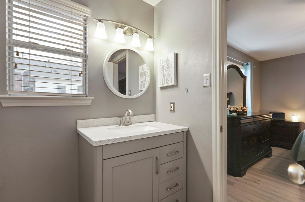 4929 Ricky St, Houston TX  77033-4303 exterior