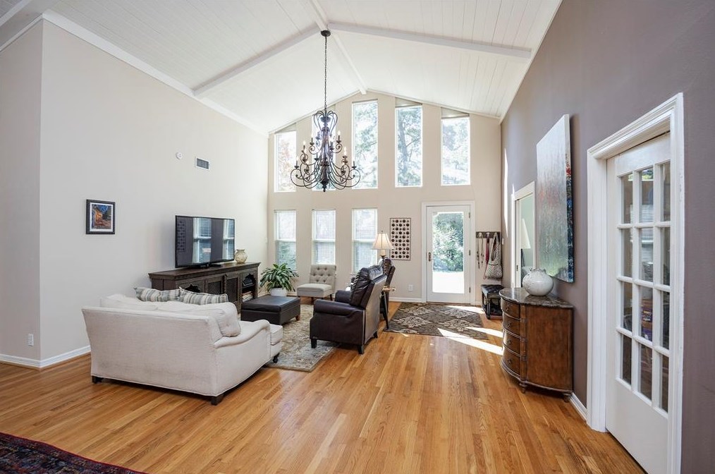 311 33 St, Houston TX  77022-5045 exterior