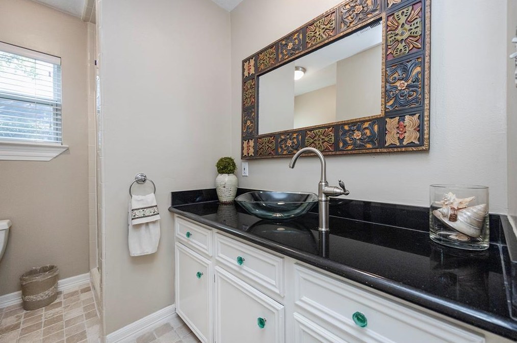 311 33 St, Houston TX  77022-5045 exterior