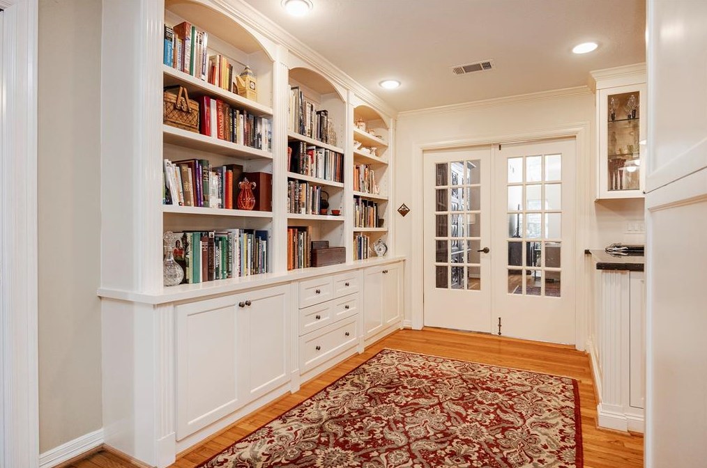 311 33 St, Houston TX  77022-5045 exterior