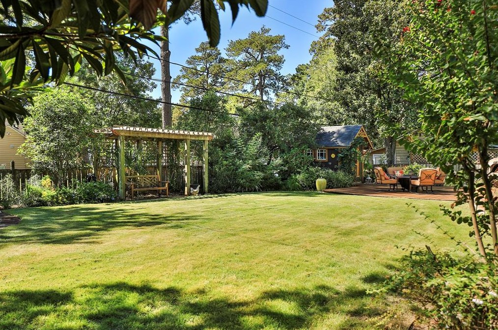 311 33 St, Houston TX  77022-5045 exterior