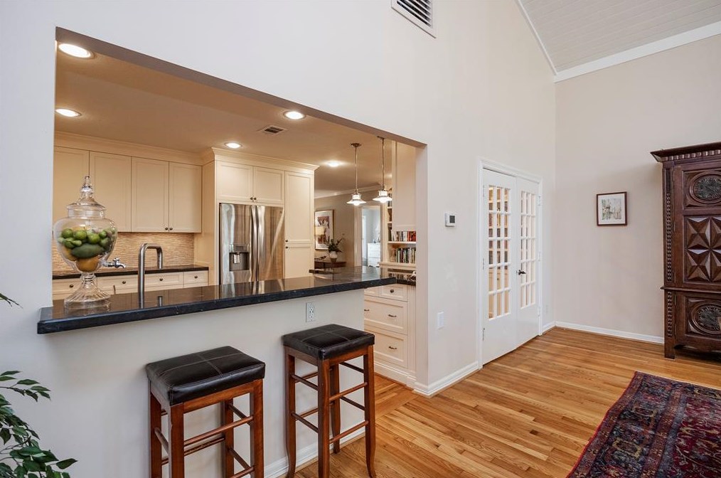 311 33 St, Houston TX  77022-5045 exterior