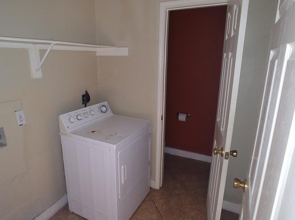 5016 Higgins St, Houston TX 77033-3231 exterior