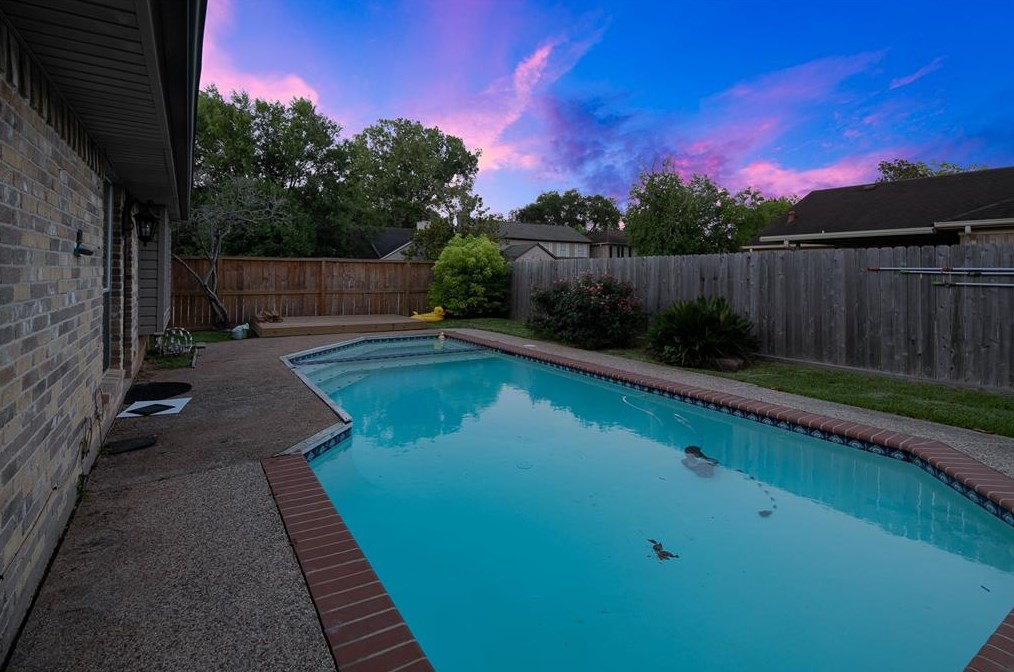 3103 Lazy Brook Dr, Sugar Land TX  77479-1838 exterior