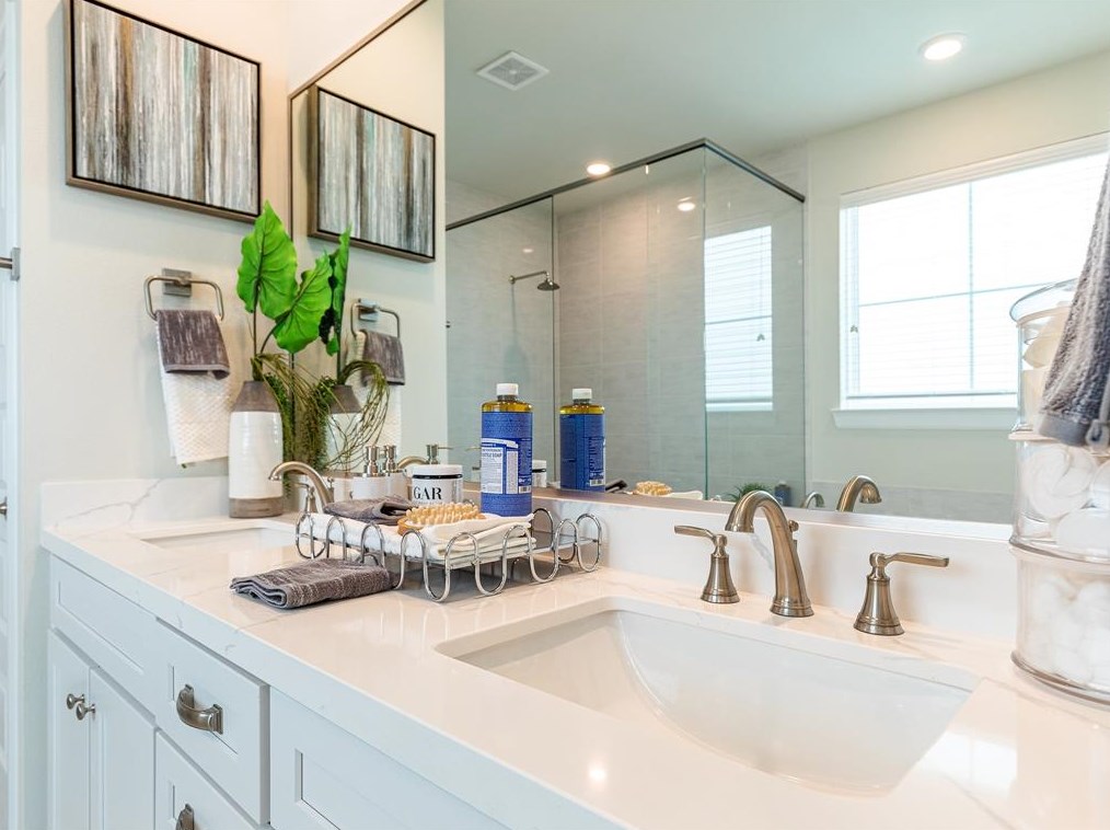 1525 Castle Ct, Houston TX  77006-5707 exterior
