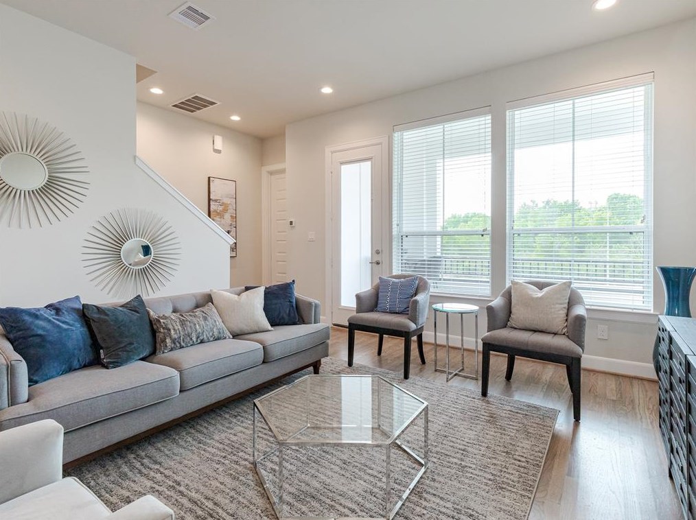 1525 Castle Ct, Houston TX  77006-5707 exterior
