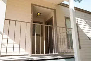202 Lakeview Terrace, Conroe, TX 77356 - Photo 3