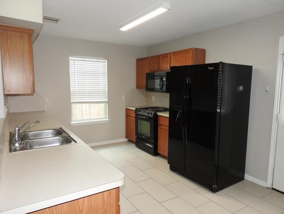 8835 Wald Rd, Houston TX  77034-3600 exterior