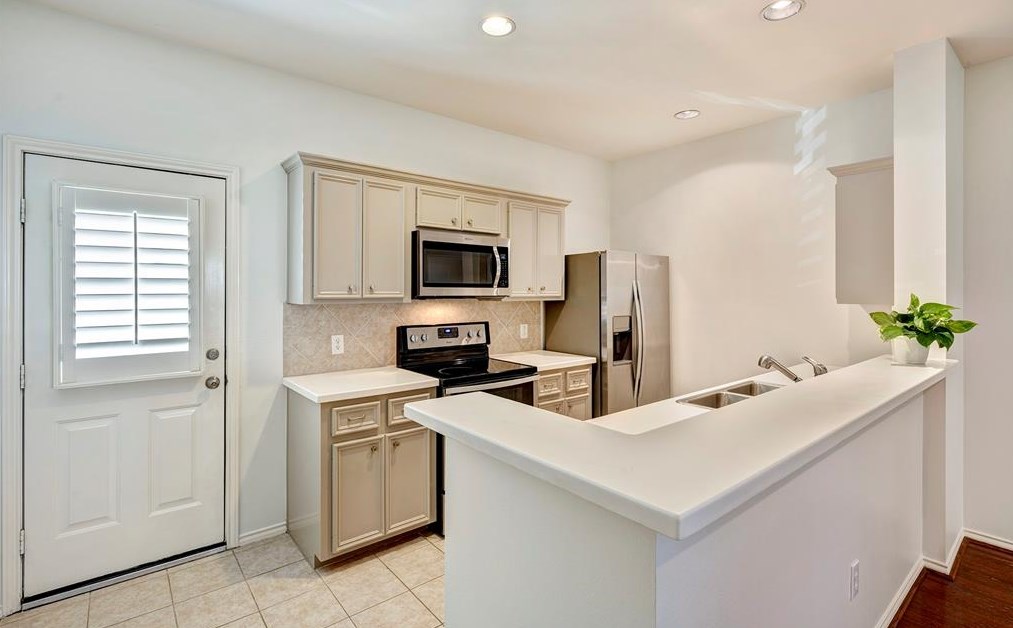 806 Hts Holw Ln, Houston TX  77007-7069 exterior