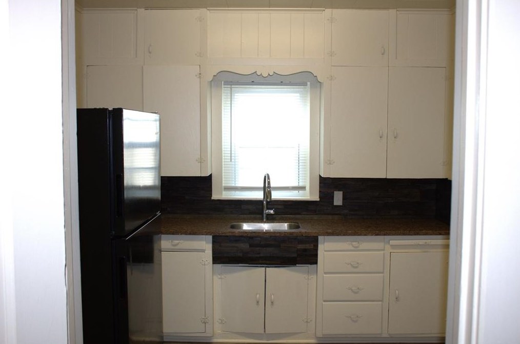 1106 Jackson St, Brenham TX  77833-4530 exterior
