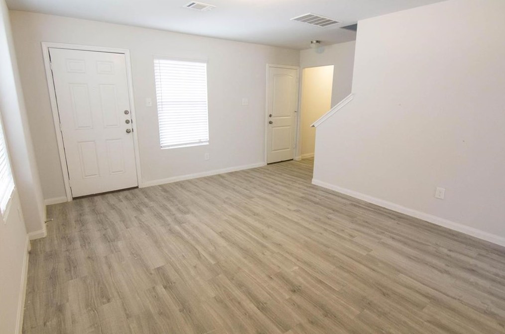 5534 Plantation Forest Dr, Katy TX  77449-1558 exterior