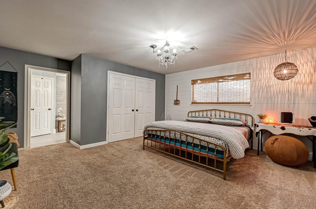 5614 Spanish Oak Dr, Houston TX  77066-2442 exterior