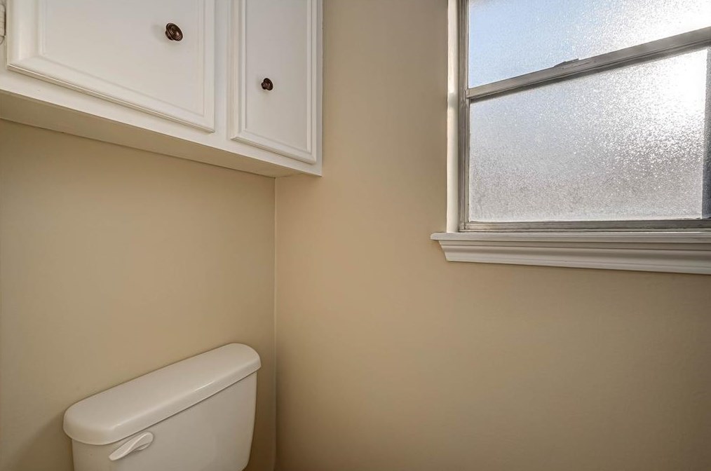 5614 Spanish Oak Dr, Houston TX  77066-2442 exterior