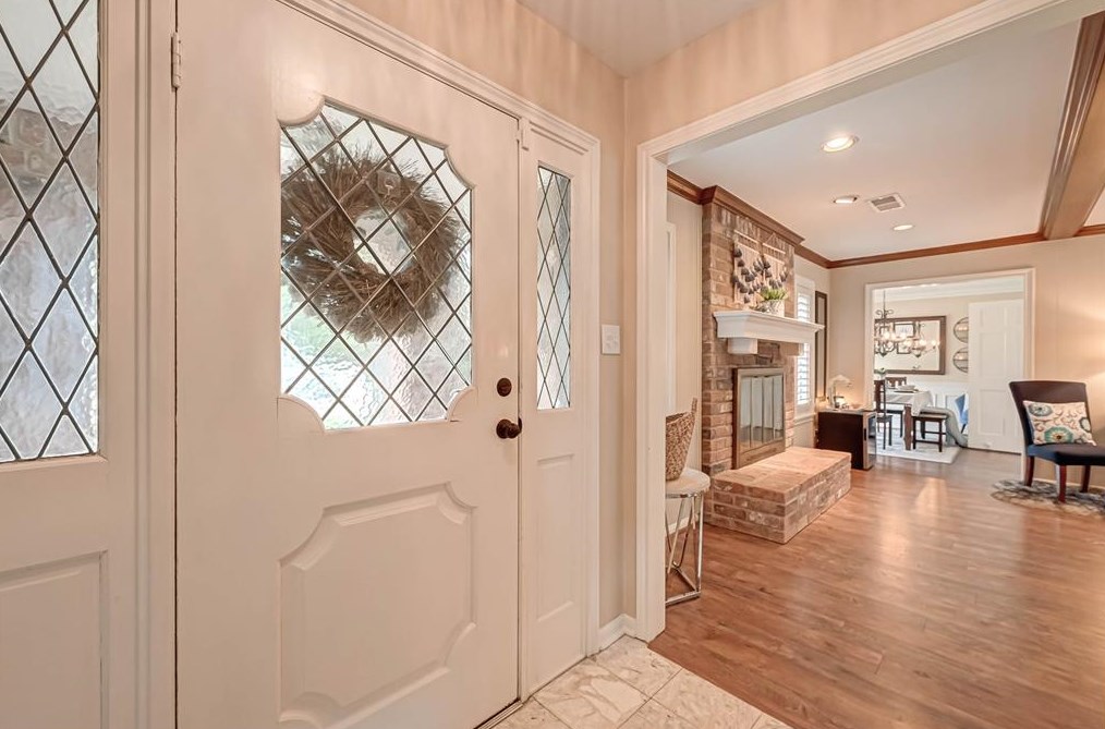 5614 Spanish Oak Dr, Houston TX  77066-2442 exterior