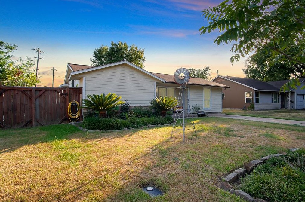 3806 Fern St, Pasadena TX  77503-1516 exterior