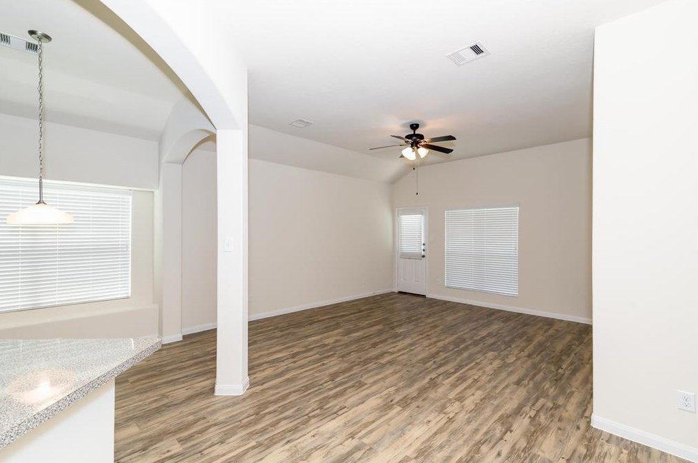 5 Lavida Ct, Manvel TX  77578-2002 exterior