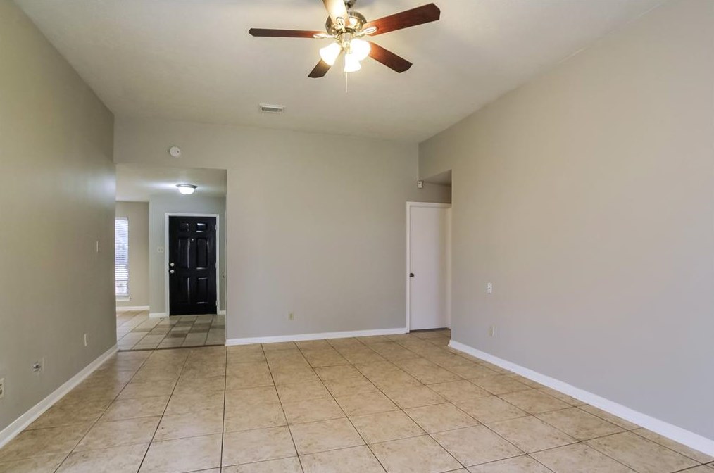 28718 Loddington St, Spring TX  77386-5451 exterior