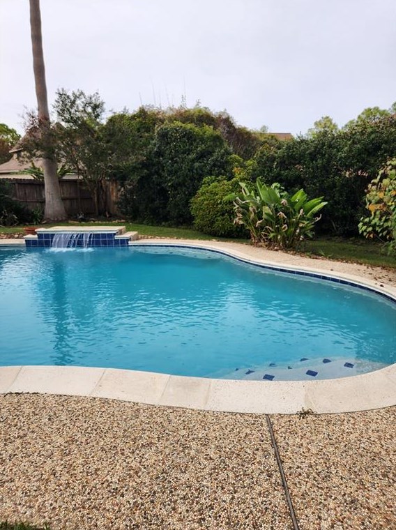 1019 Tangle Briar Dr, Taylor Lake Village TX  77586-4522 exterior