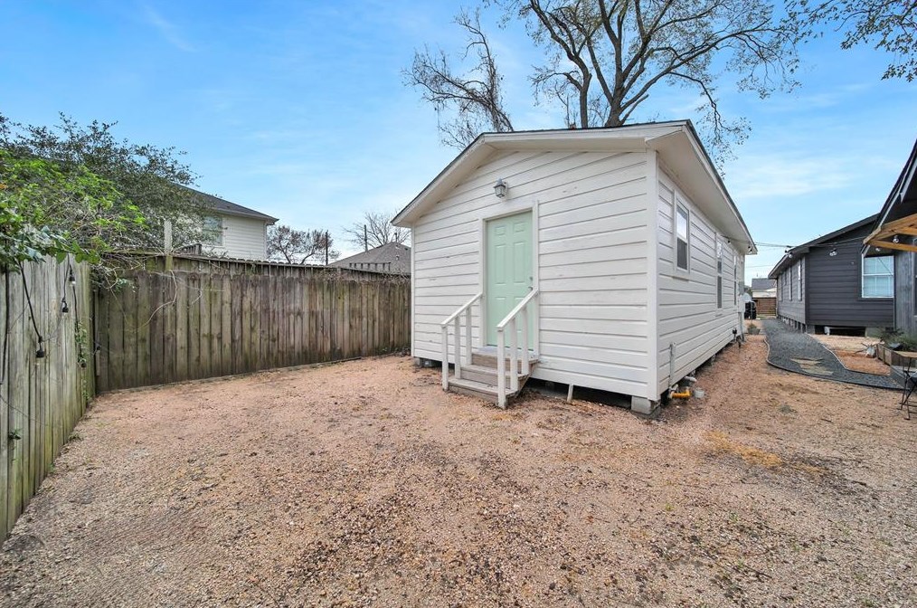 1710 Shelby St, Houston TX  77009-4354 exterior