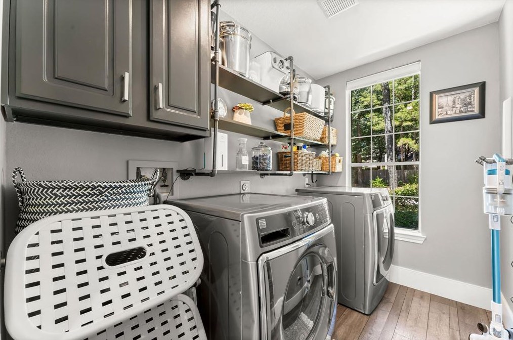 7 Broadweather Pl, Spring TX 77382-5004 exterior