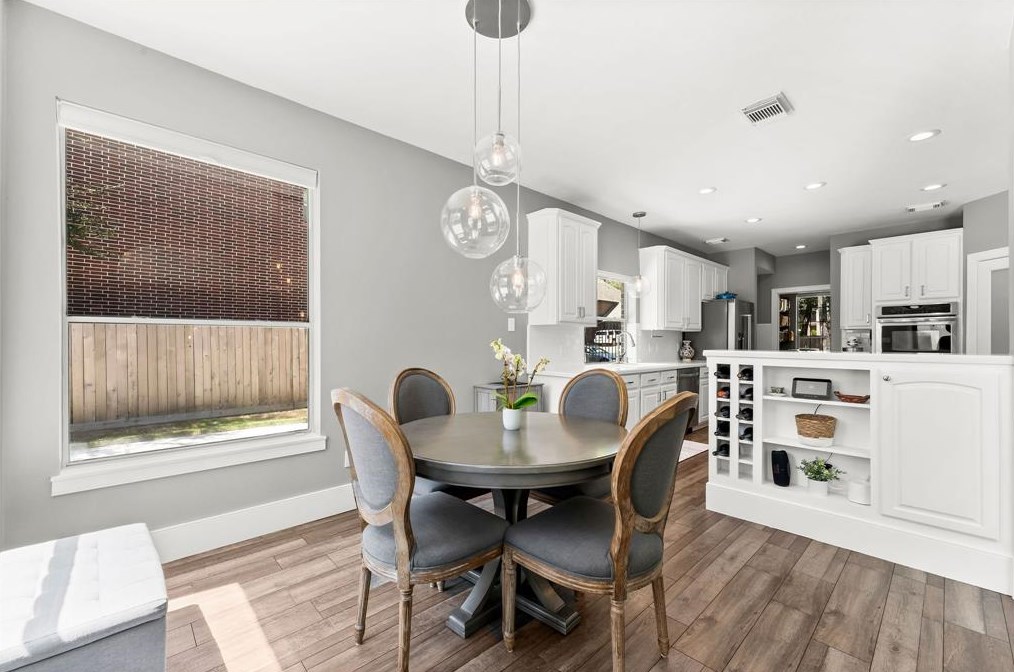 7 Broadweather Pl, Spring TX 77382-5004 exterior