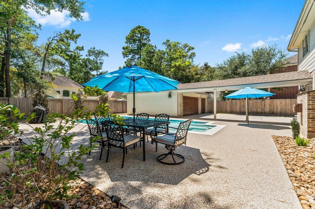 7 Broadweather Pl, Spring TX 77382-5004 exterior