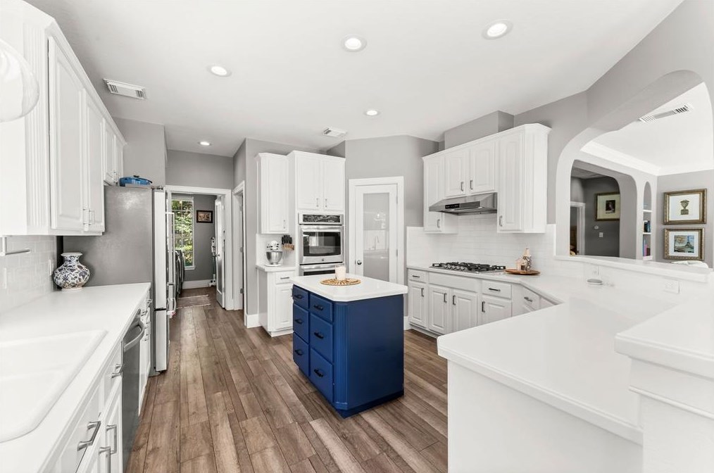 7 Broadweather Pl, Spring TX 77382-5004 exterior