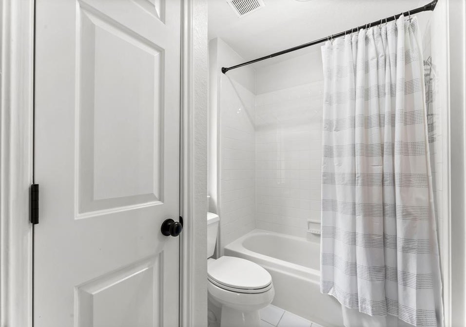 7 Broadweather Pl, Spring TX 77382-5004 exterior