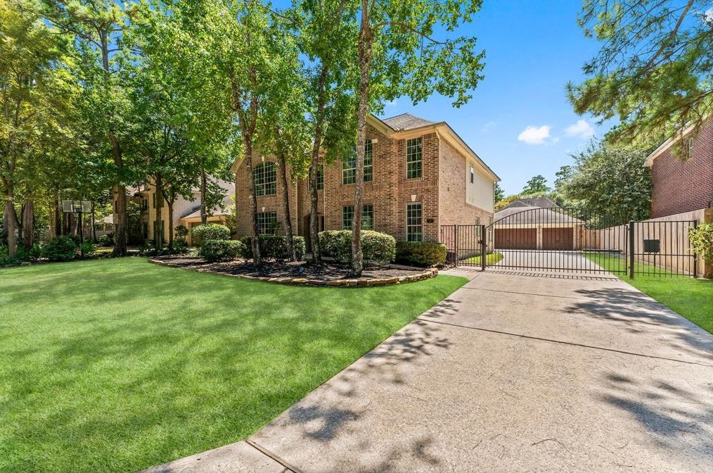 7 Broadweather Pl, Spring TX 77382-5004 exterior