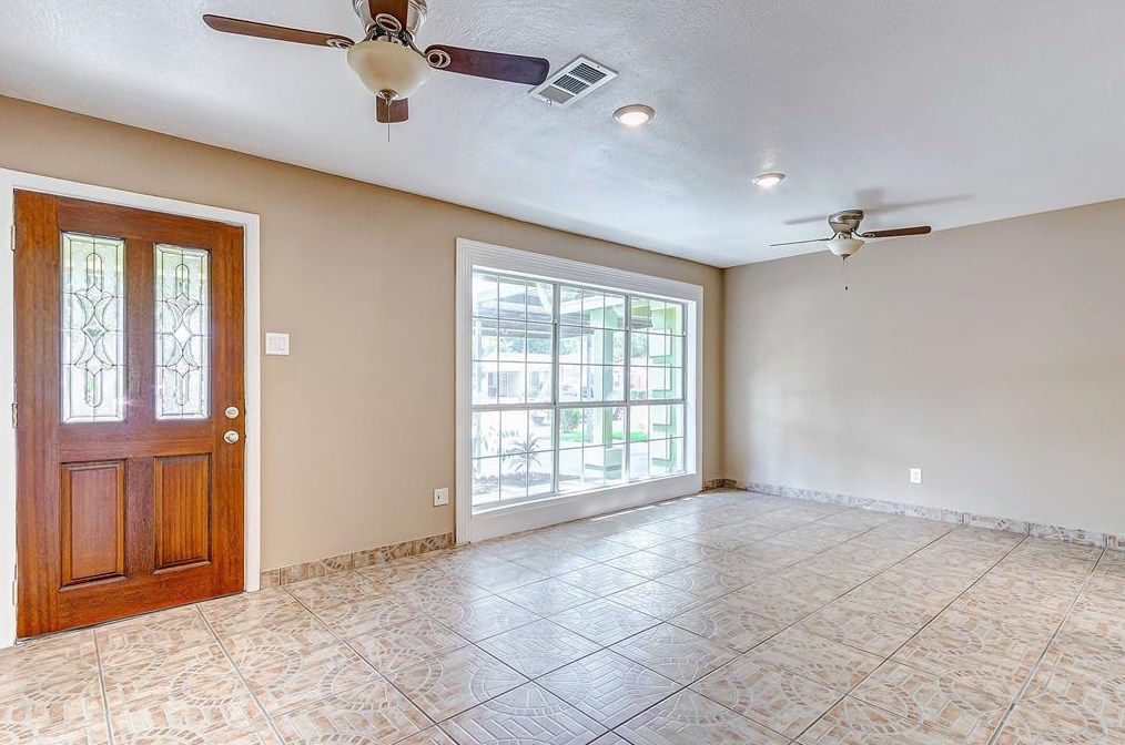 10537 Hinds St, Houston TX  77034-2926 exterior