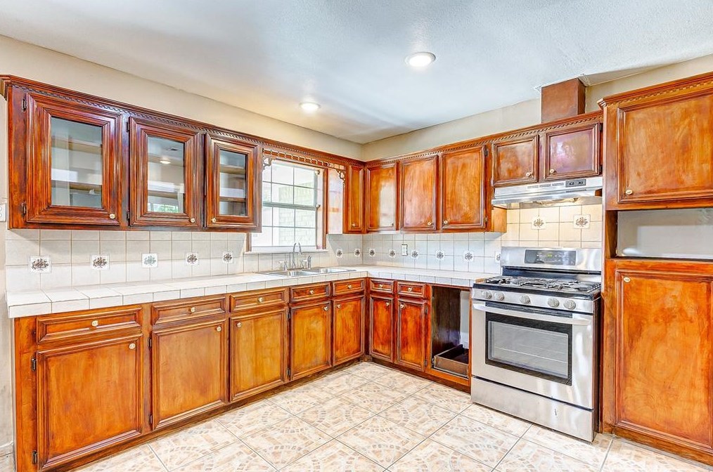 10537 Hinds St, Houston TX  77034-2926 exterior