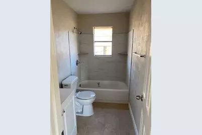609 W 6th Street, Sweeny, TX 77480 - Photo 9
