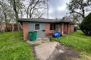 609 W 6th St, Sweeny, TX 77480 - Photo 3