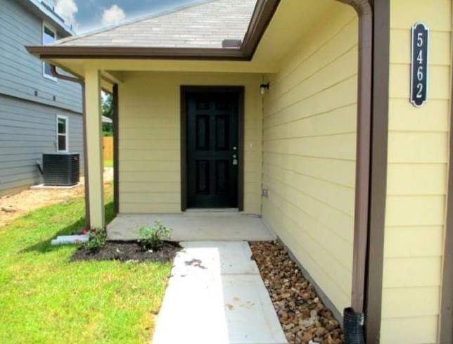 5462 Plantation Forest Dr, Katy TX  77449 exterior