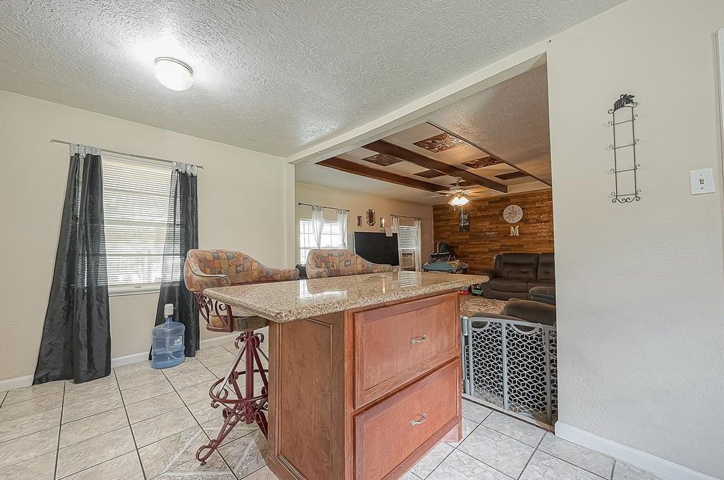 1219 Castledale Dr, Houston TX  77037-2610 exterior