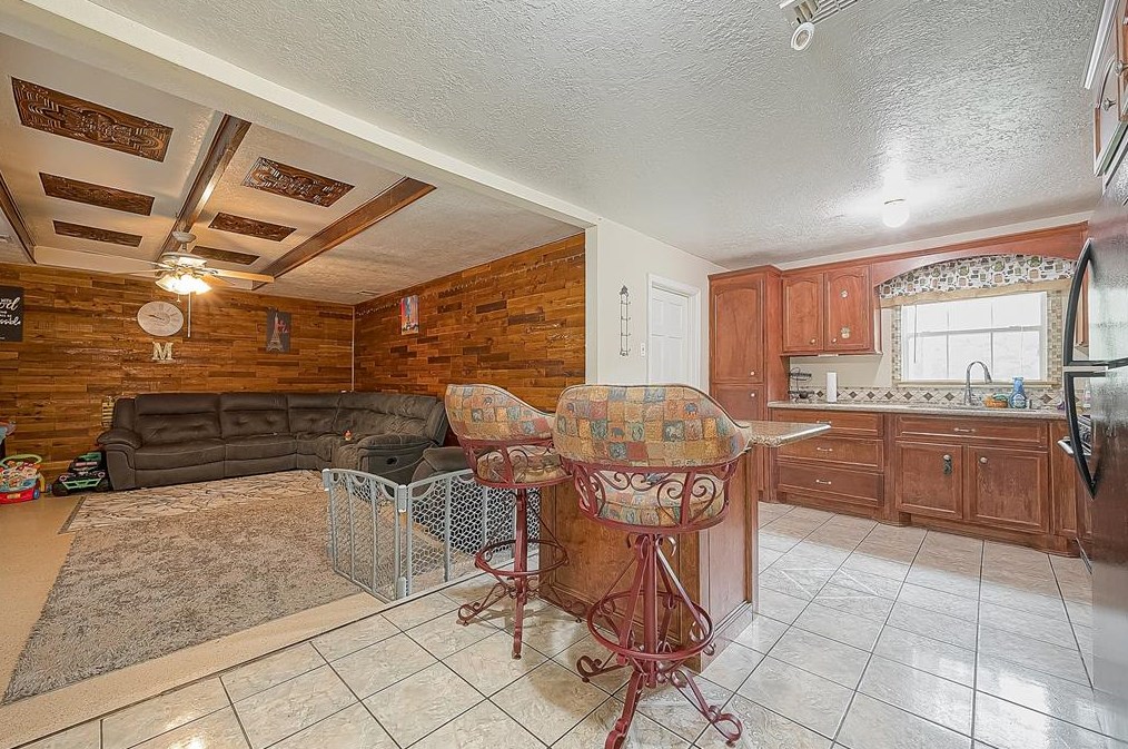 1219 Castledale Dr, Houston TX  77037-2610 exterior
