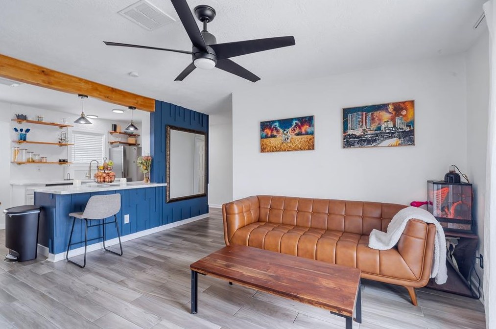 323 Everton St, Houston TX  77003-1808 exterior